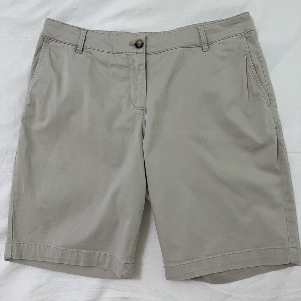 Tommy Bahama Classic Tan Shorts - Picture 1 of 10